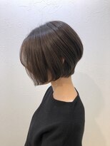 ティティ(TiTi)&nbsp;ナチュラルアッシュベージュ × 大人ショートボブ