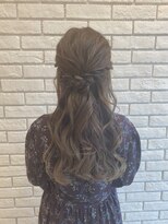 フルミー(fulme.)&nbsp;ハイライトカラー☆ふんわり華やかなハーフアップアレンジ☆