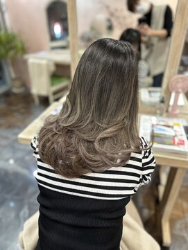 エン 仙台(en) 大人グレージュハイライトカラーバレイヤージュカラー