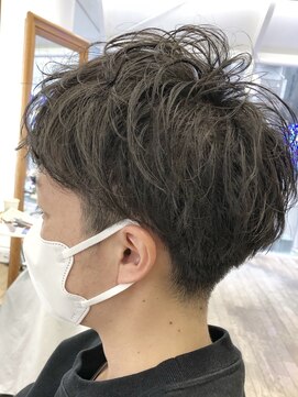 ヘッズ 本八幡店(HEADS) MEN'S HAIR  センターパート　ツイストスパイラル　コンマヘア