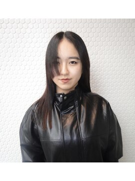 ワンインチ(1 inch) 【カッシー】顔まわりカット/髪質改善/切りっぱなし