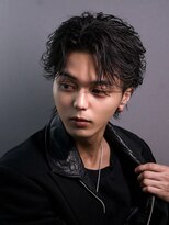 ゴールドシブヤ(GOALD SHIBUYA)&nbsp;フェザーショート　ニュアンスパーマ　センターパート　毛流れ