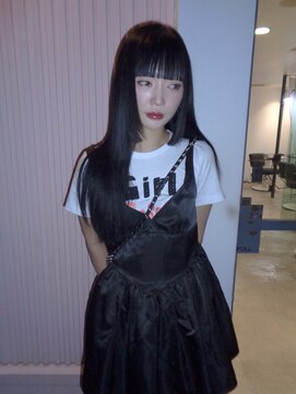 シキ 渋谷(siki) 姫カット/ハイトーン/レイヤーカット/ブルーブラック/渋谷/原宿