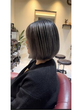 ラフ(R.A.F.) バレイヤージュボブ