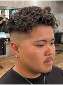 スパイラルパーマのスキンフェードショート◎