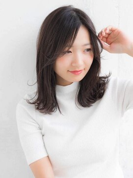 ルティア(Lutia) 黒髪　外はねナチュラルスタイル