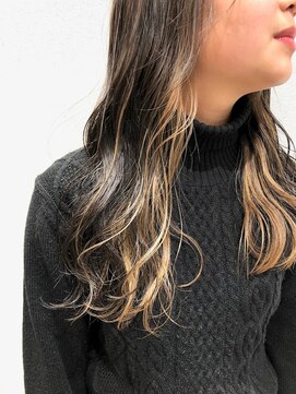 アッシュ 豊田店(Ash) 学生に大人気”インナーカラー”