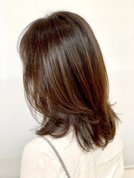 クオリス 上福岡店(QUALIS) レイヤーカット/ミディアムレイヤー/オリーブ/グレージュ/くびれ