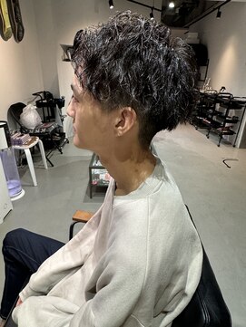 イズ(iss) [Mizuki指名限定]ツイストスパイラルパーマ