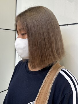 ヘアーアンドメイク ビス(HAIR&MAKE bis) 1ブリーチでできる寒色ベージュ【唐木彩華】