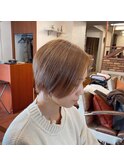 ショートボブ