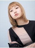 顔まわりレイヤーカット小顔外ハネボブミルクティベージュカラー