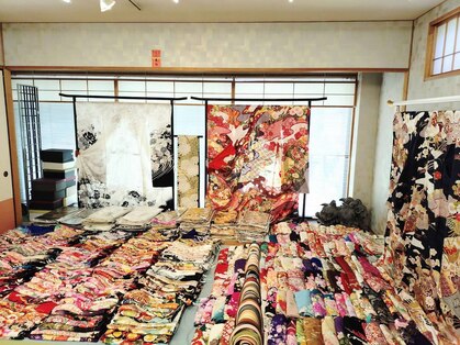 やひろ呉服店 京都桂の写真