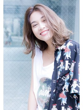 エイミー(Aimee) Aimee グレージュ×ミディアム