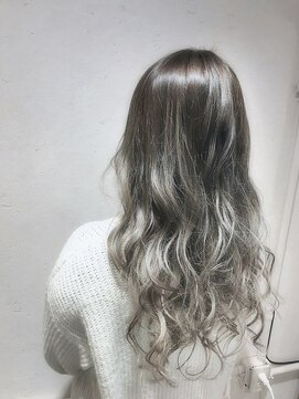 フェリア 渋谷(Feria) ≪filo by Feria渋谷≫アッシュシルバー☆