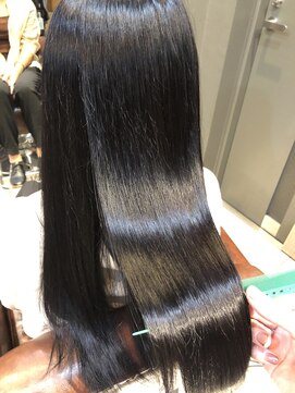 ロアナ 六本木(LOANA ROPPONGI) 梅雨を乗り切る！つや縮毛矯正！！