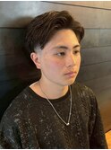 刈り上げ 短髪 20代 センターパート  ナチュラルパーマ