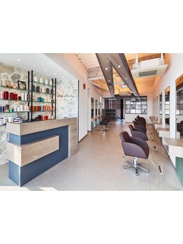 金沢八景駅から徒歩１分☆女性同士だから相談しやすく、髪の悩みからデザインの相談まで◎