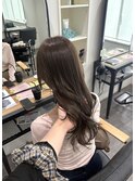 オリーブベージュ