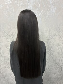 テントウムシヘアー(TENTOUMUSHI HAIR)の写真/【癖毛の悩み解消】ダメージを極限まで抑えた「リペア縮毛矯正」で感動の艶髪へ