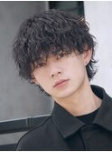 緩め波巻きスパイラルパーマシャドウパーマメンズセンターパート