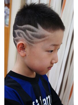 カプリヘアーデザイン(Capri Hair design) キッズバリアート♪トライバルライン