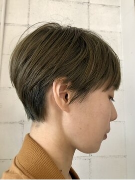 リト(ri_to) ハイトーンカラーでみせるカジュアルショート