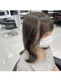くびれミディアムヘア