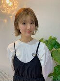 外ハネミニボブ×アッシュブロンド