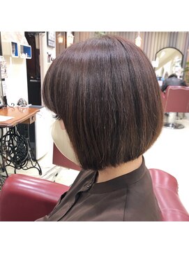 アトリエ イズム(ATELIe'R Isms...) シンプルなボブ