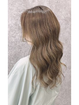 ダイアモンズ(DIAMONDS) 透明感あるオリーブベージュカラー