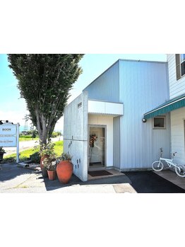 今だけでなく“1年後、5年後”の髪のことを考えたご提案で、一人ひとりと向き合う《プライベートサロン＊》