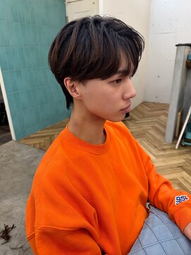 ロミー 本厚木(ROMMY.) フェザーショート 刈り上げセンターパート ホワイトブロンド