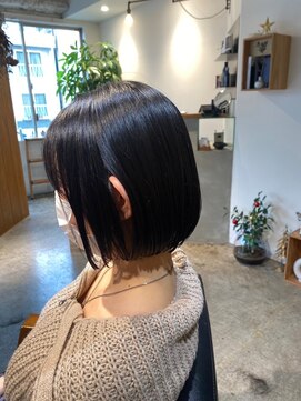 ラクリマ(Lacrima) 艶ストレートボブ