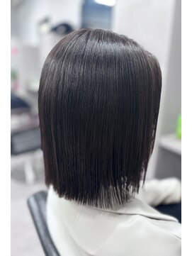 ネウィ 所沢(newi) 透明感オリーブの切りっぱなしボブ