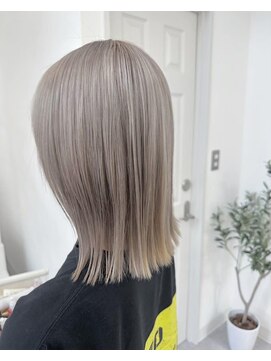 ハイレート ウニクス川越店(Hairate) 【Hairate本川越】ブリーチ２回以上プラチナシルバー