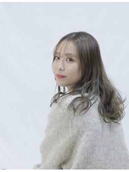 ナチュラルピー 総持寺店(Natural.P)の写真/グレイカラーが得意なサロンで理想の髪色へ！プチプライスで可能なおしゃれを体験