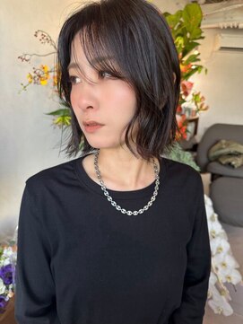 アンタイ(untie) 透け感シースルーバング×外ハネレイヤーボブ