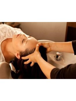 大人女性にも好評*選べるアロマヘッドスパ◎癒し時間を*[亀岡/縮毛矯正/トリートメント/ブリーチ/着付け]