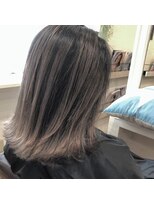 アンジュベイナハ (Ange Bay NAHA)&nbsp;グレージュ×バレイヤージュ