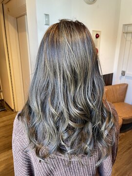 ヘアリゾートユア 新大久保店(hair resort YuA) カットとカラー