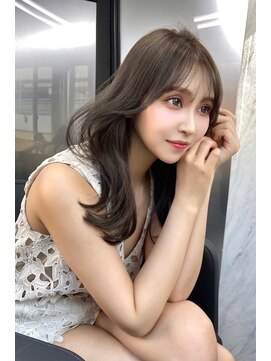 リア 大阪梅田(Ria) アッシュオリーブ顔周りレイヤーカット 【韓国ヘア 大阪 梅田】