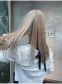 丁寧にブリーチ。White blonde【滝野】