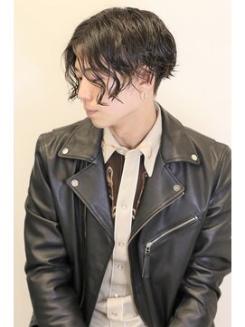 ノイセル 心斎橋(Noisyle) センターパートウルフスパイラルパーマ