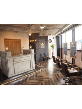 年齢を重ねるごとに輝く美髪をご提供。オーガニックオイルカラーでしっとりハリのある仕上がりを実現します