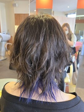 メリーボブ(merry bob) ミディアムウルフ×スパイラルパーマ×ブルーインナー