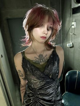 アリートウキョウ(ALLY TOKYO) シャギーウルフカットレイヤーカッショートウルフボブウルフ