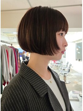 マカロニコースト(macaroni coast) 前髪ありミニボブぱっつんボブ顔周りレイヤー