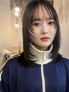 ソーイ(sowi) レイヤーカット×シースルーバング【@sowi_abe】