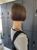 レノ(RENO)&nbsp;透明感アッシュブラウンミニボブ切りっぱなしボブ